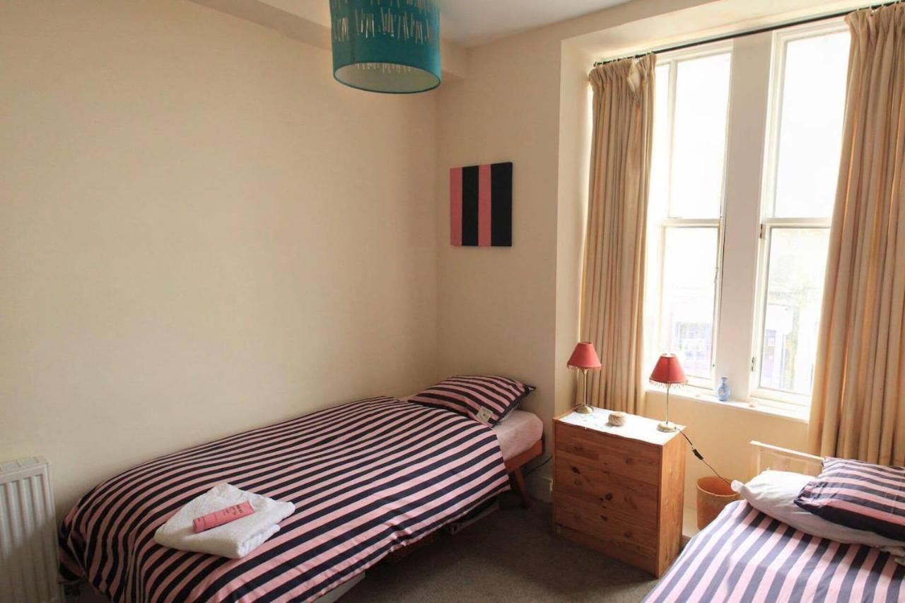 Entire Apartment In Édimbourg Extérieur photo